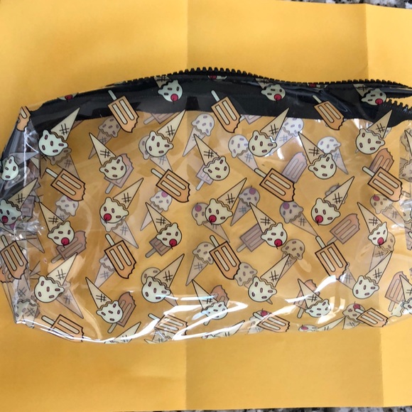 Makeup Bundle - Picture 8 of 8